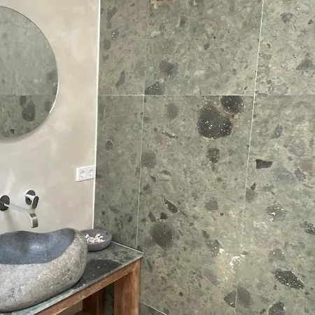 Daire Het Lichthuis *